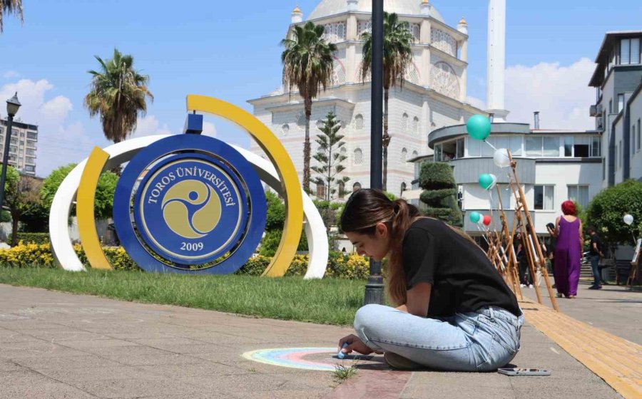 Mersin’de ’uluslararası Çatışma Kurbanı Masum Çocuklar Günü’ Etkinliği Düzenlendi