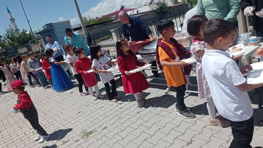 Niğde’de Alay İlkokulu’nda Festival Havasında Pilav Şenliği Yapıldı