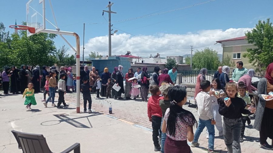 Niğde’de Alay İlkokulu’nda Festival Havasında Pilav Şenliği Yapıldı