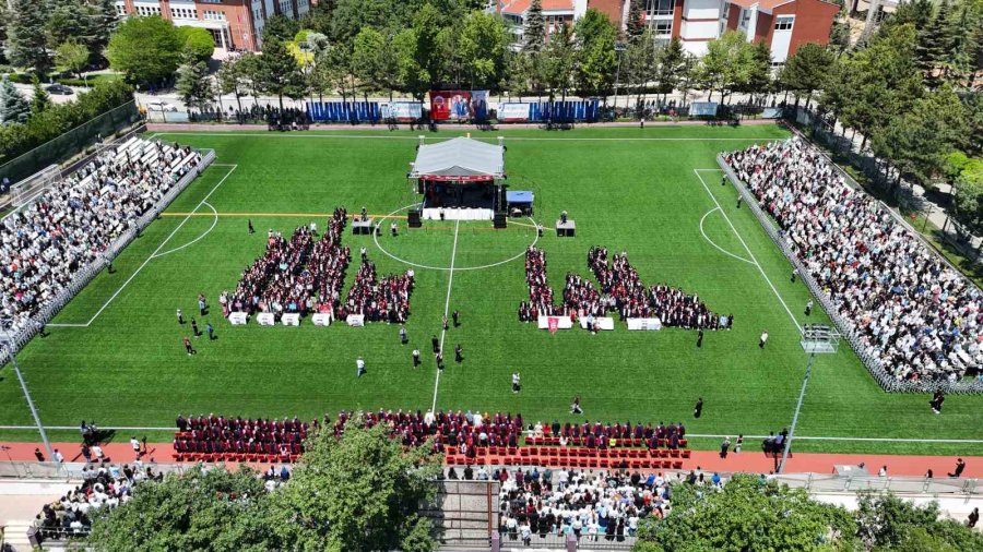 Anadolu Üniversitesi’nde Mezuniyet Heyecanı Başladı