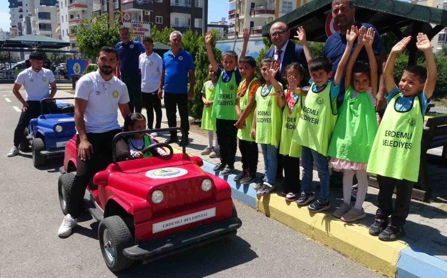 10 Bin Çocuğa Trafik Eğitimi