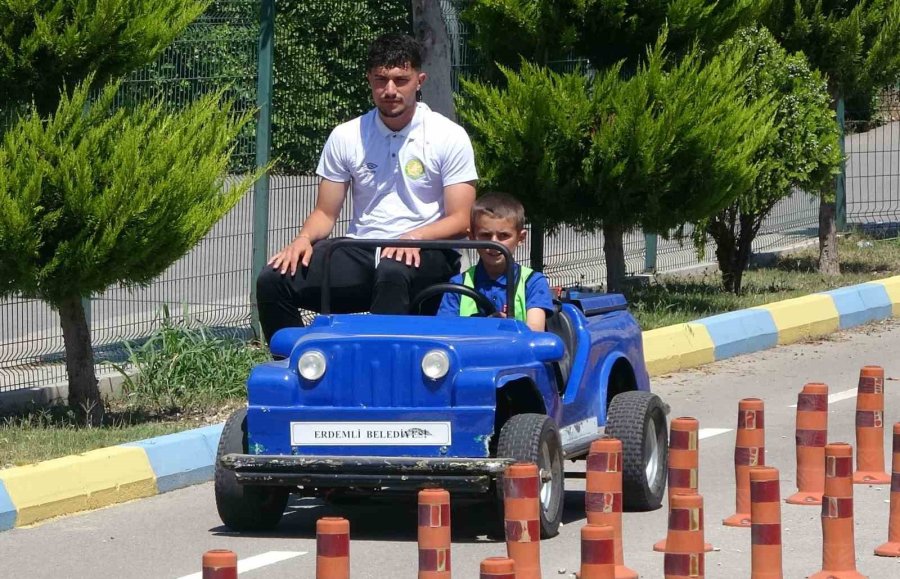 10 Bin Çocuğa Trafik Eğitimi