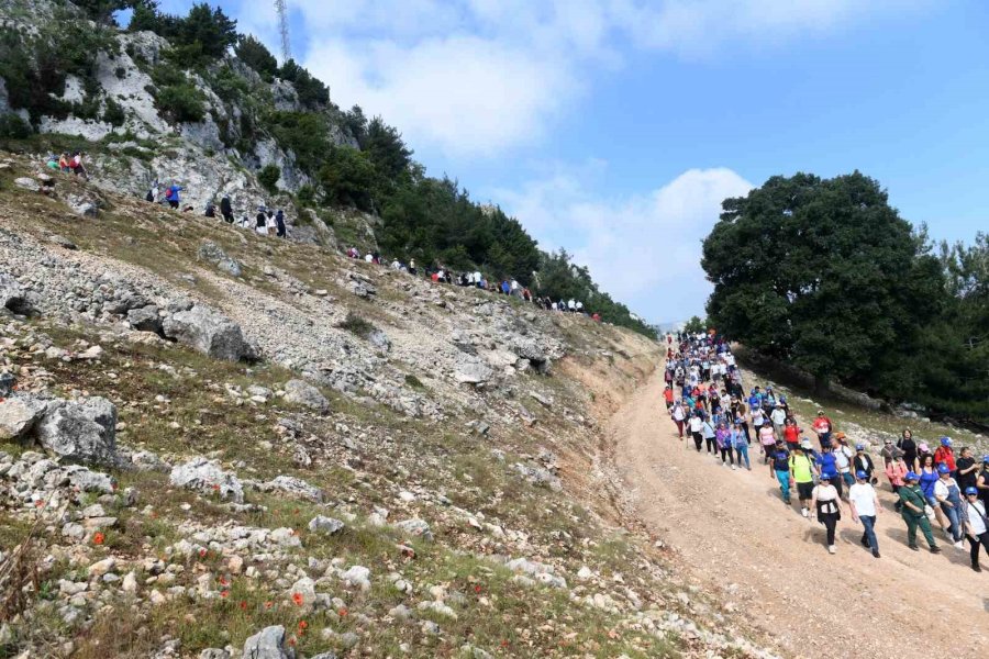 Vatandaşlar Doğa Yürüyüşünde Buluştu