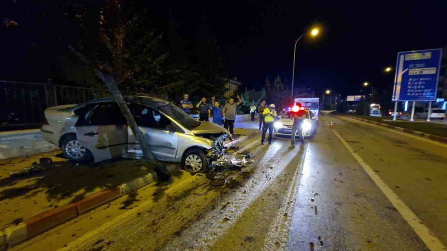 Kontrolden Çıkan Otomobil Hastanenin Duvarına Çarparak Durabildi: 1 Yaralı