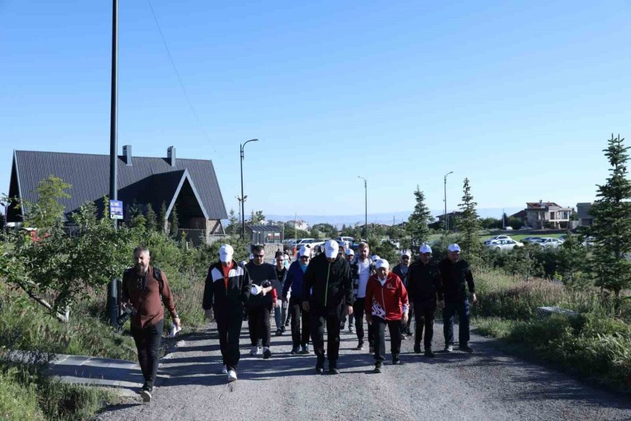 Başkan Büyükkılıç, Kayseri Kariyer Merkezi’nin Düzenlediği Doğa Yürüyüşüne Katıldı