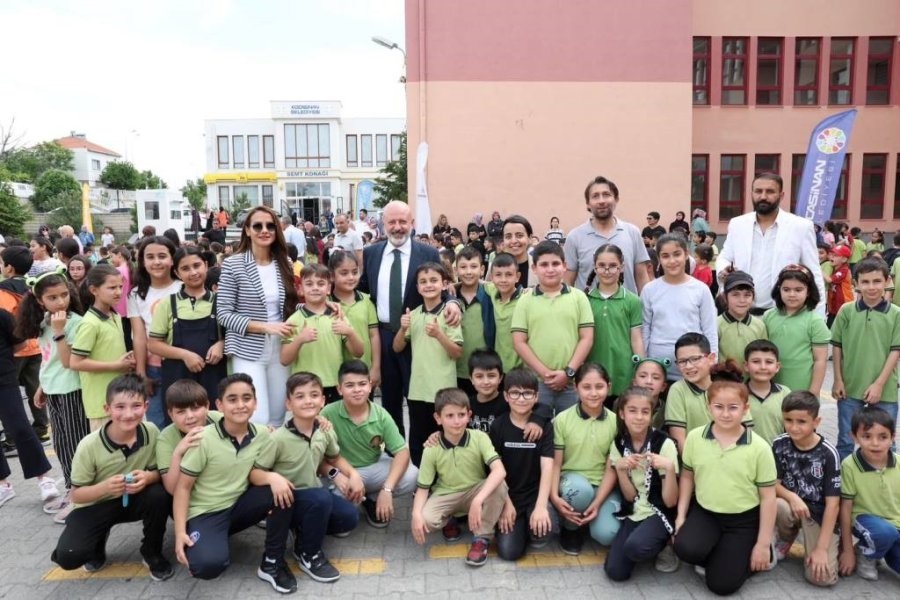 Başkan Çolakbayrakdar: “hizmetlerimizle Çocuklarımızın Geleceğini İnşa Ediyoruz”