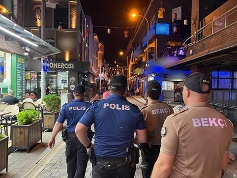 Eskişehir Polisinin Barlar Sokağı Denetimleri Sürüyor