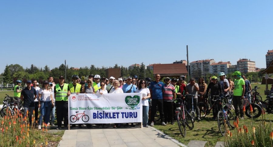 ‘temiz Hava İçin Otomobilsiz Bir Gün’ Temasıyla Bisiklet Turu Düzenlendi