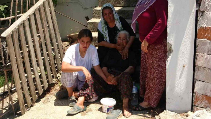 Ağılı Yanan Kadın Sinir Krizi Geçirdi, Ambulansla Hastaneye Kaldırıldı