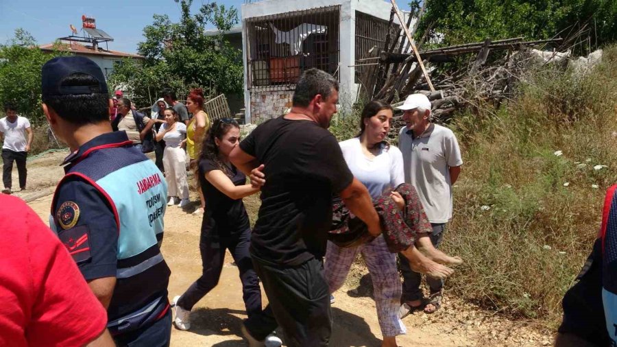 Ağılı Yanan Kadın Sinir Krizi Geçirdi, Ambulansla Hastaneye Kaldırıldı