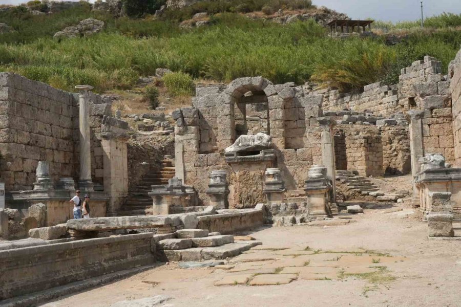 Perge’deki Kestros Çeşmesi, 1800 Yıl Aradan Sonra Suyla Buluşacak