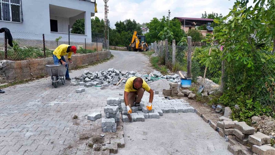 Tarsus’ta Köy Yolları Yapılıyor