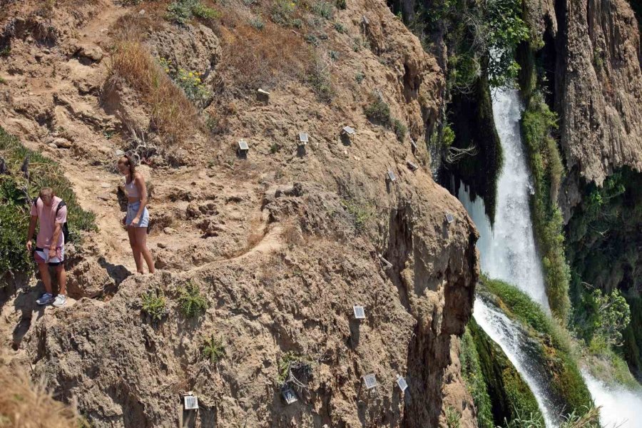 Turistlerin "yasak Aşkı" Düden Şelalesi