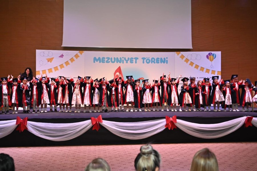 Erenköy Nasreddin Hoca Kreşinde Mezuniyet Sevinci Yaşandı