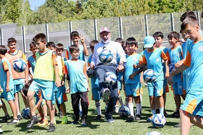 Başkan Çolakbayrakdar: "gençler İçin Ne Yapsak Azdır"