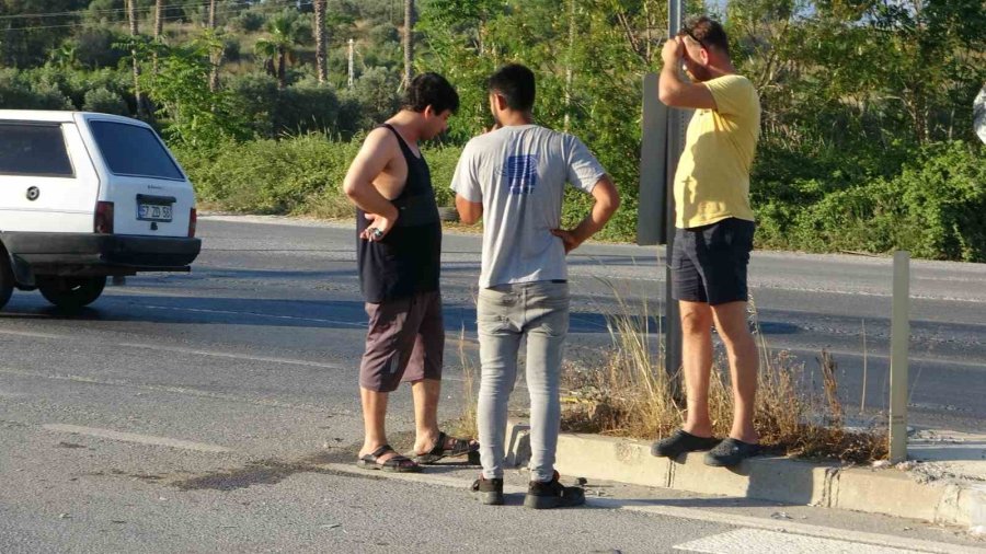 Tofaş’lar Kafa Kafaya Çarpıştı, O Anlar Güvenlik Kamerasına Yansıdı