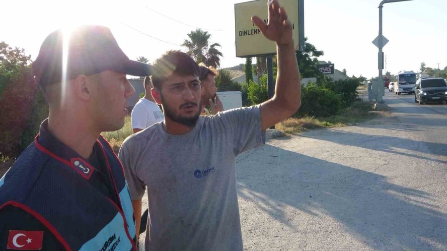 Tofaş’lar Kafa Kafaya Çarpıştı, O Anlar Güvenlik Kamerasına Yansıdı