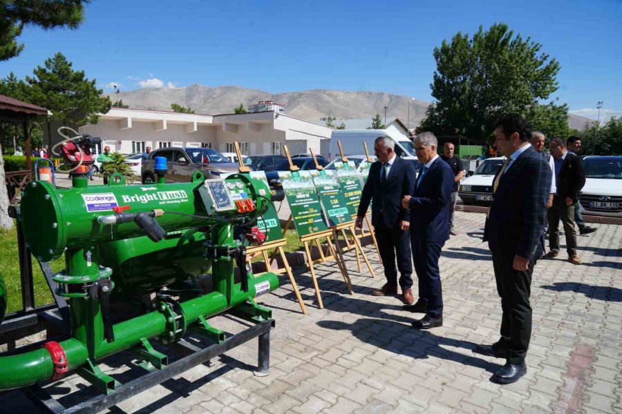 Niğde’de Bireysel Sulama Projeleri Onaylanan Üreticilere Temsili Çekleri Verildi