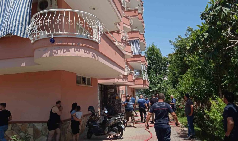 Alanya’da 7 Katlı Binanın Zemininde Çıkan Yangın Evi Kül Etti