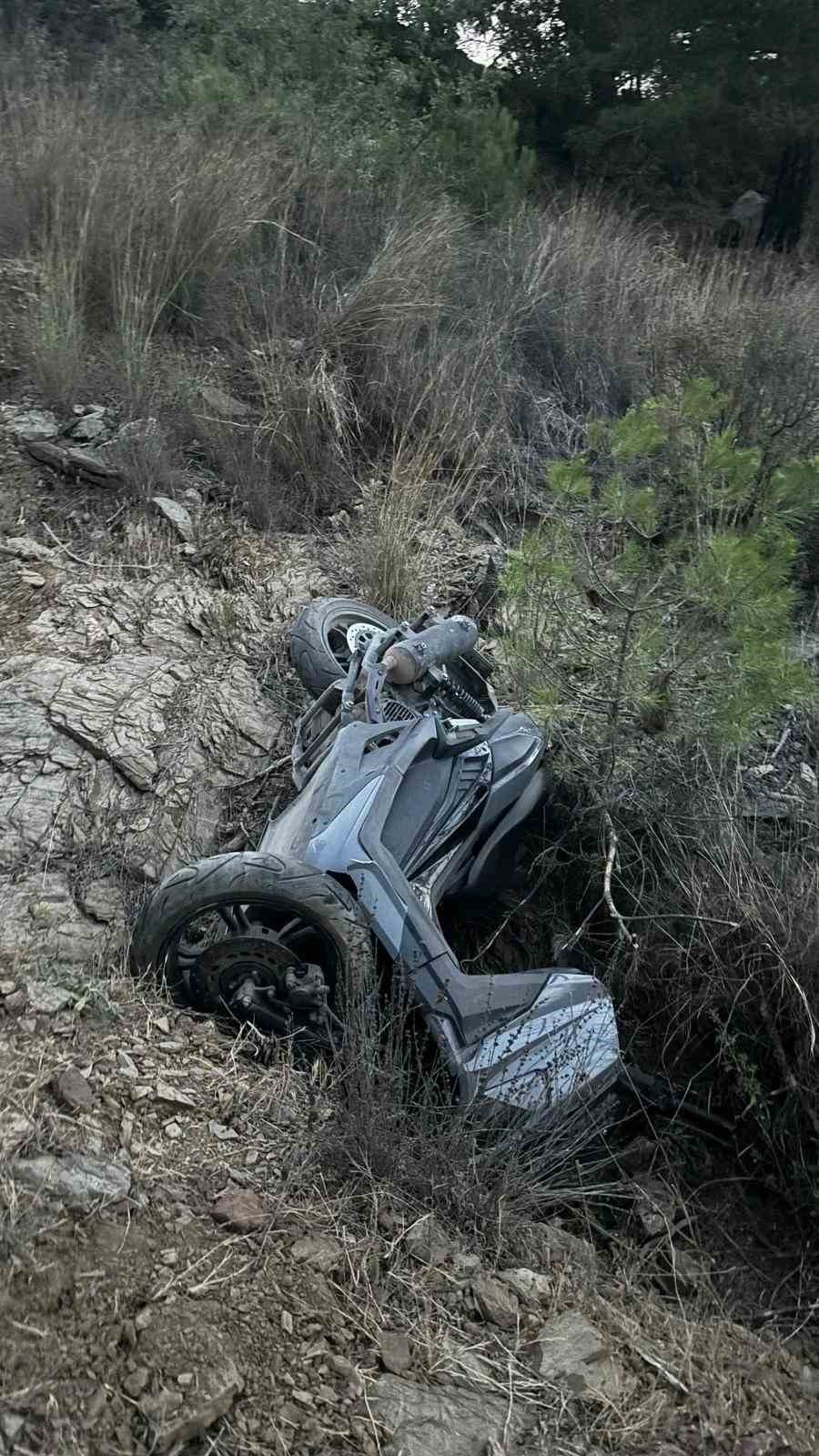 Motosikletiyle 30 Metrelik Uçurumdan Yuvarlanan Sürücü Yaralandı