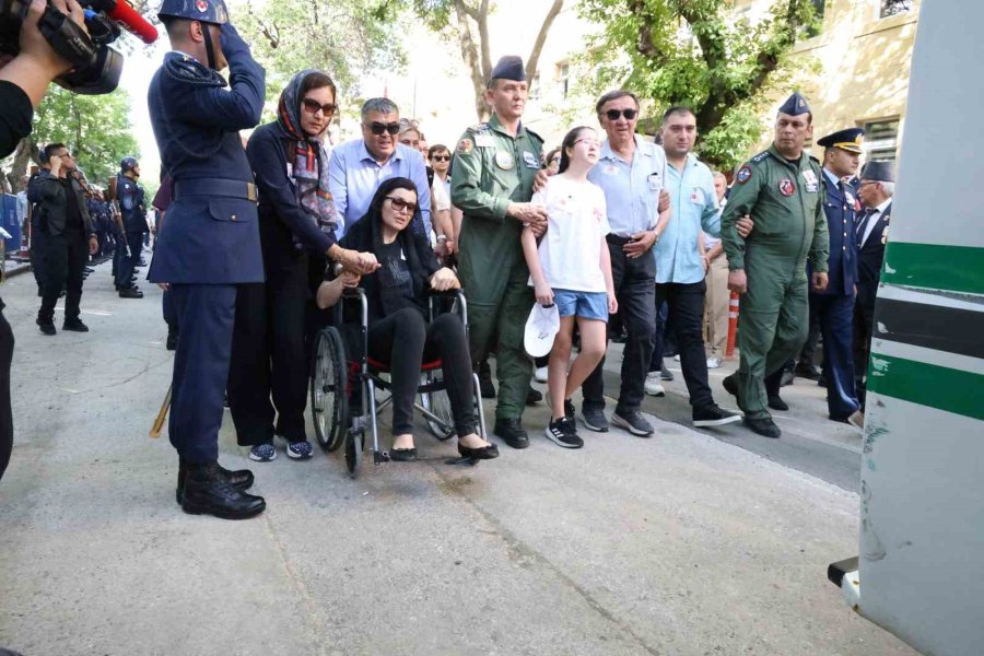 Şehit Pilot Albay Gökhan Özen Gözyaşlarıyla Son Yolculuğuna Uğurlandı