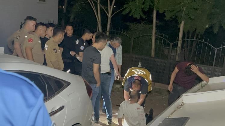 Aksaray’da Keser Ve Tornavidalı Kavga Kamerada: 4 Yaralı