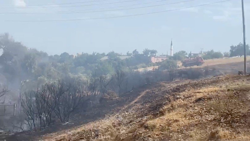 Fırtınadan Dolayı Uçan Naylon Yangına Sebep Oldu