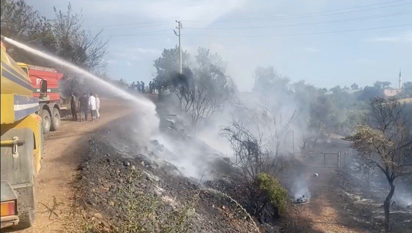 Fırtınadan Dolayı Uçan Naylon Yangına Sebep Oldu