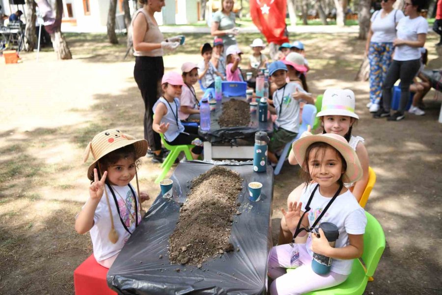 Dip Temizliği Yapıp Denizde Bayrak Açtılar