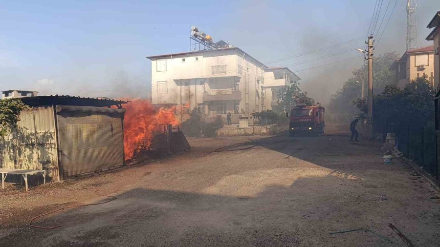 Hurda Yakmak İsterken, Mahalleyi Ateşe Verdiler