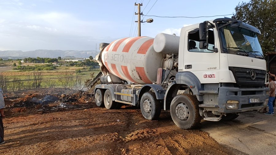 Hurda Yakmak İsterken, Mahalleyi Ateşe Verdiler