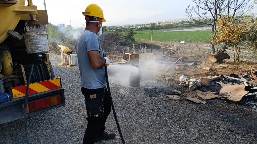 Hurda Yakmak İsterken, Mahalleyi Ateşe Verdiler