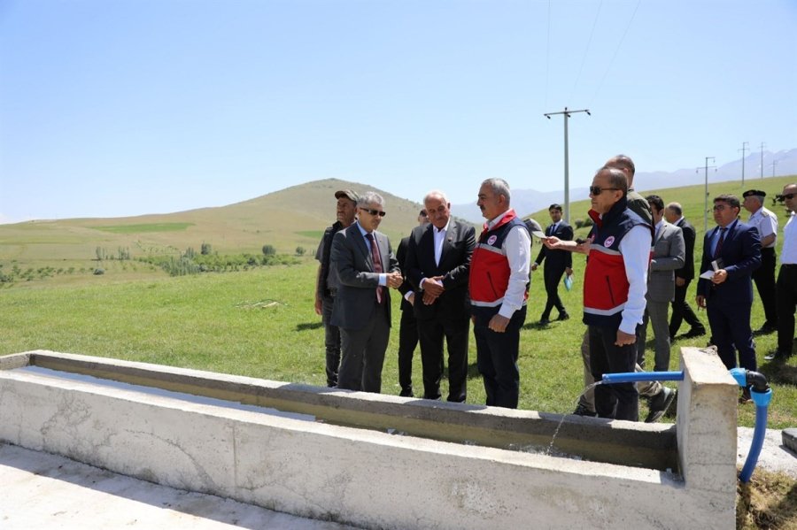 Vali Çelik Belde Ve Köylerde Vatandaşların Taleplerini Dinledi