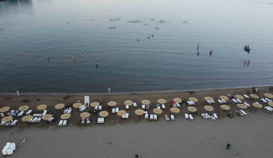 Plajlara Mavi Bayraklar Çekildi, Turizm Sezonu Başladı