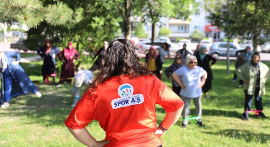 Kadınlar; ’sabah Sporunda Buluşalım’ Etkinliğinden Memnun