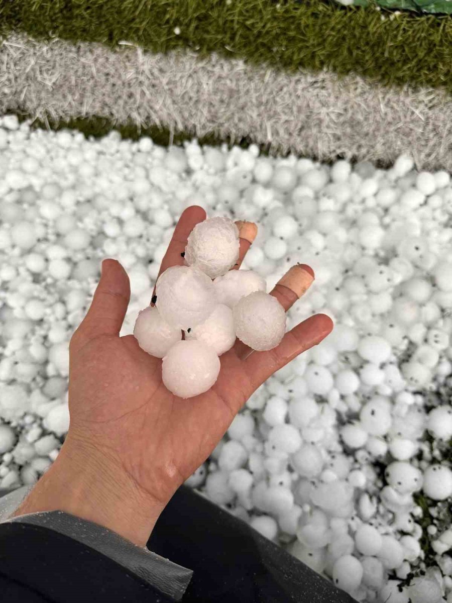 Kayseri’yi Sağanak, Dolu Ve Fırtına Vurdu