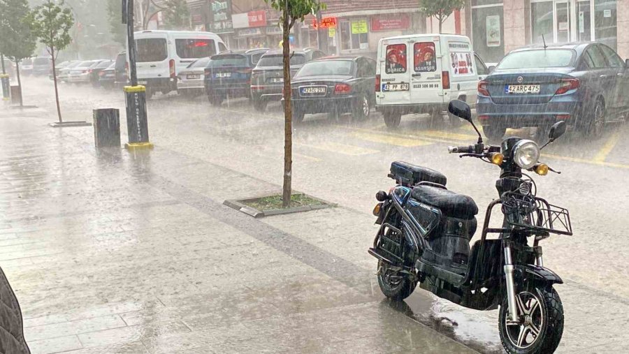 Kulu’da Sağanak Yağış Ve Dolu Etkili Oldu