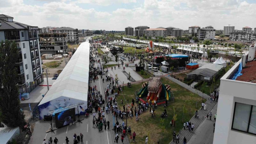 Aksaray Bilim Festivali’nde Alper Gezeravcı Rüzgarı