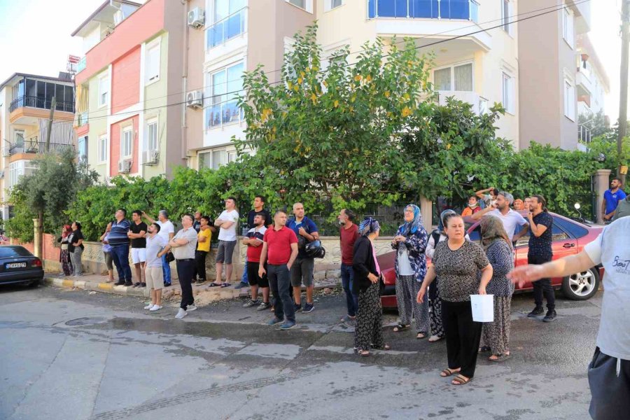 Alevlerin Ortasında Kalmaktan Komşuları Kurtardı