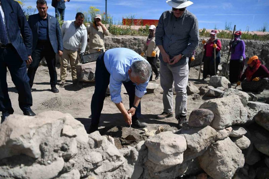 Başkan Büyükkılıç, Kültepe’de 76’ncı Yıl Kazı Çalışma Sezonunu Başlattı