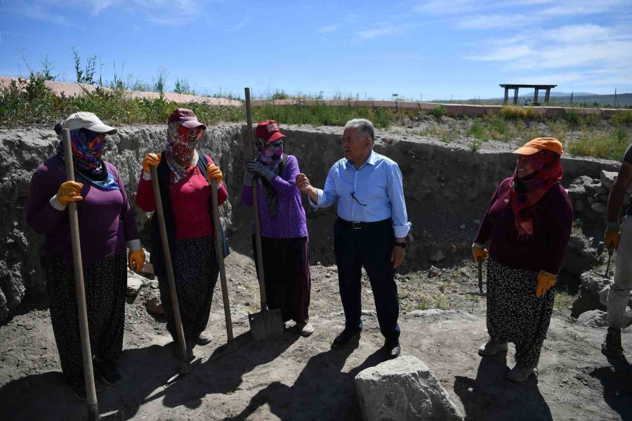 Başkan Büyükkılıç, Kültepe’de 76’ncı Yıl Kazı Çalışma Sezonunu Başlattı