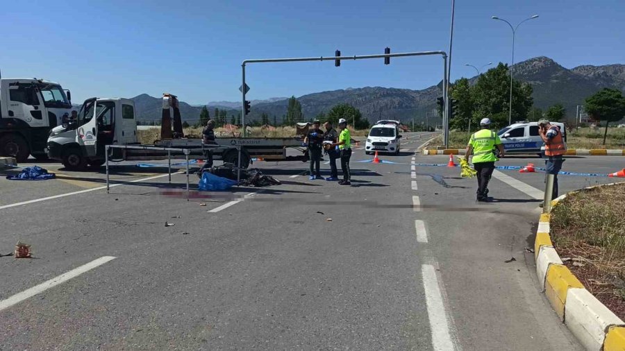 Pikap İle Çarpışan Motosiklet Sürücüsü Hayatını Kaybetti