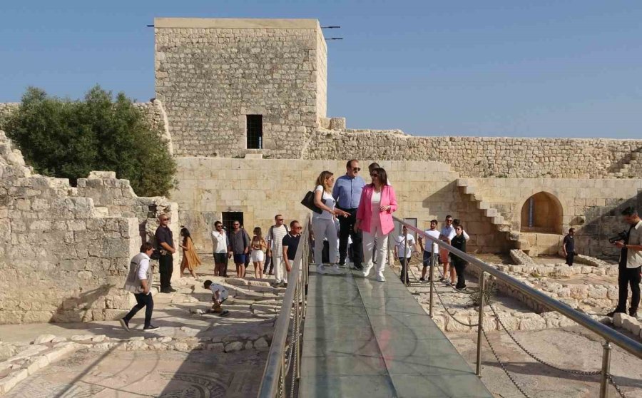 Unesco’nun Kalıcı Listesine Aday Kızkalesi, Müzik Ve Tantuniyle Buluştu