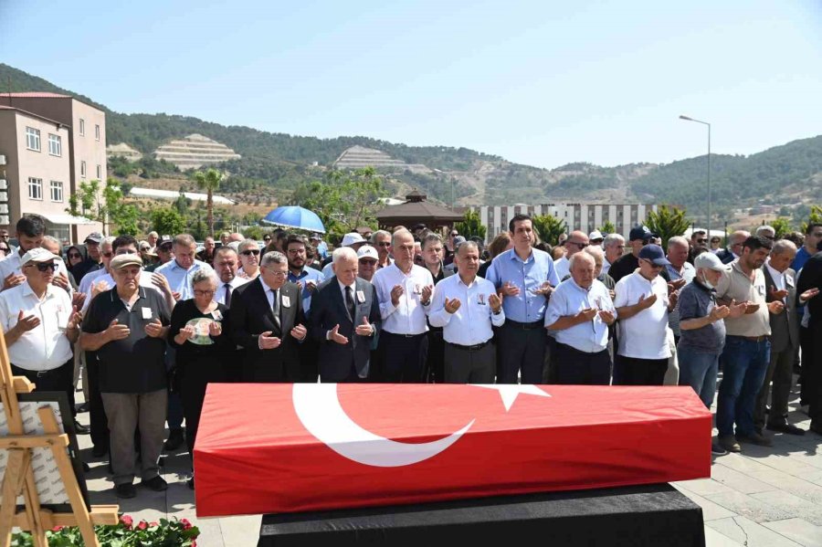 Hayatını Kaybeden Prof. Dr. Ali Ayhan, Memleketi Anamur’da Toprağa Verildi