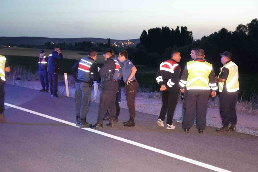 Ölümlü Kazadan Yaralı Kurtulan Alkollü Sürücü, “ayağım Yerinde Mi” Diye Sordu