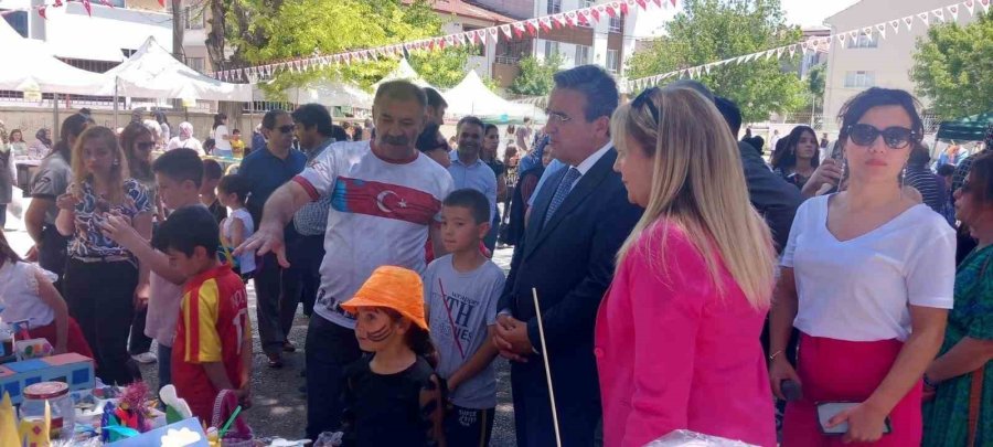 Ziya Gökalp İlkokulu’nda Yıl Sonu Sergisi Ve Hayır Pazarı