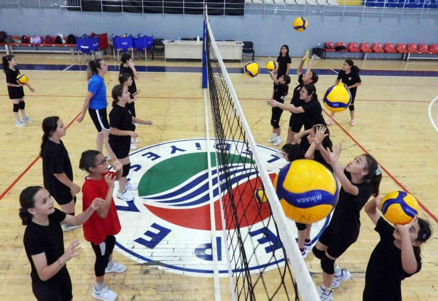 Voleybol Kursları, Filenin Sultanları Sayesinde Doldu