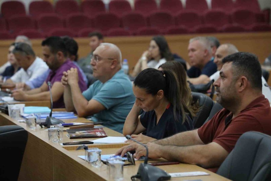 Antalya’nın 19 İlçe Belediyesiyle Sahipsiz Hayvanların Geleceği Konuşuldu