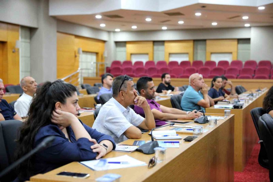 Antalya’nın 19 İlçe Belediyesiyle Sahipsiz Hayvanların Geleceği Konuşuldu