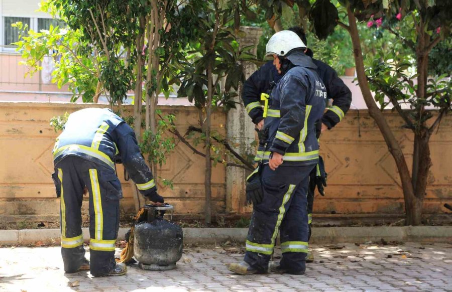 Antalya’da Nişanlı Çiftin Evi Küle Döndü